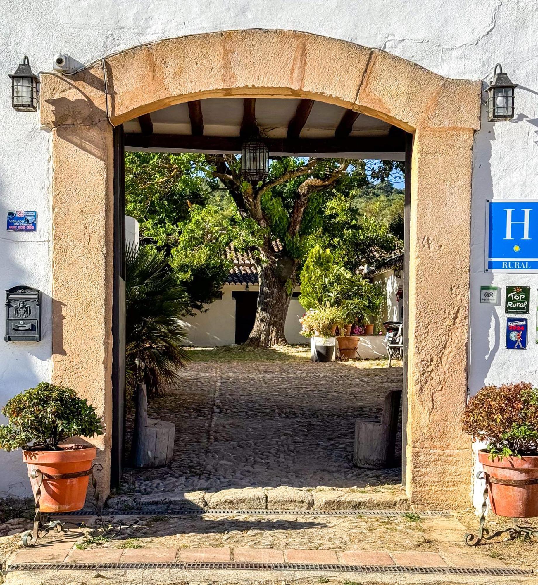 Hotel Cortijo Las Piletas Ronda Bagian luar foto